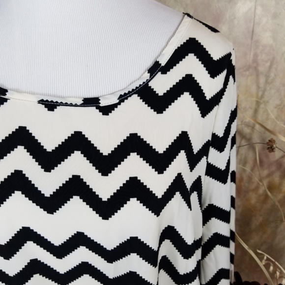 Anthropologie Francesca's Chevron Pattern Blouse - Picture 4 of 8